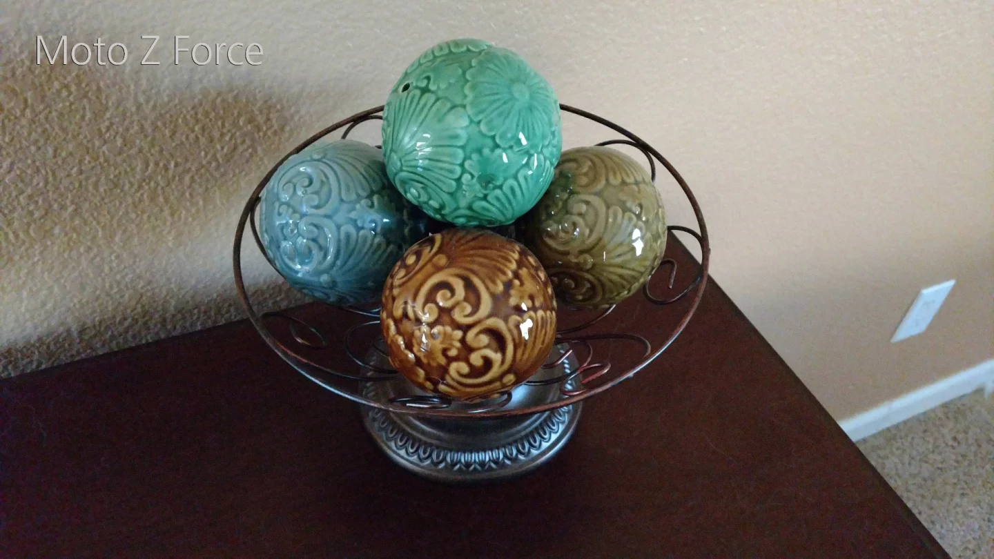 Moto Z Force Droid camera sample: Indoors, medium light