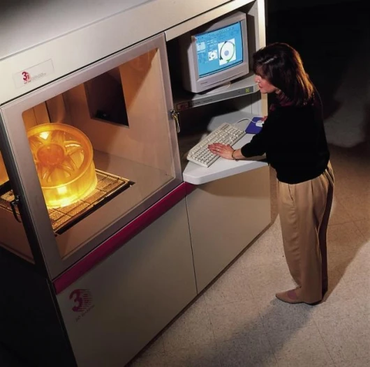 yes folks, it "prints" whole objects like, for example, wheels