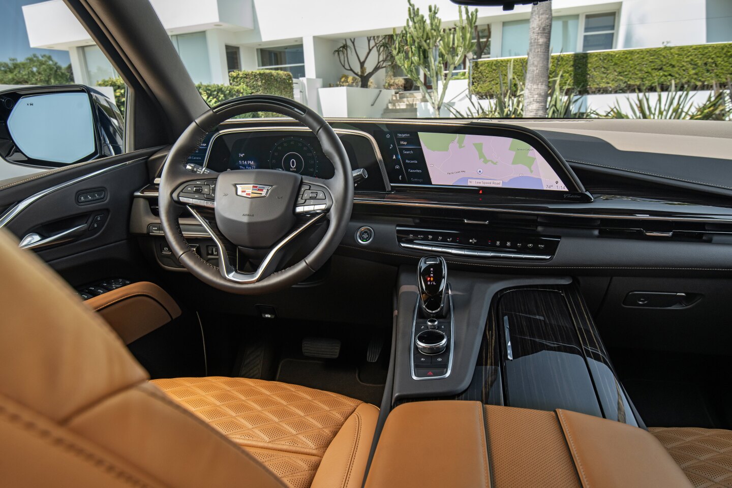 With almost 40 inches of screen space on the front dash of the 2021 Cadillac Escalade, technology definitely takes the fore