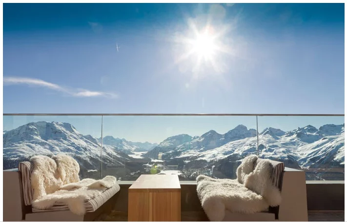 The Romantik Hotel Muottas Muragl offers guests mountain dining with breathtaking panoramic views (image: Romantik Hotel)