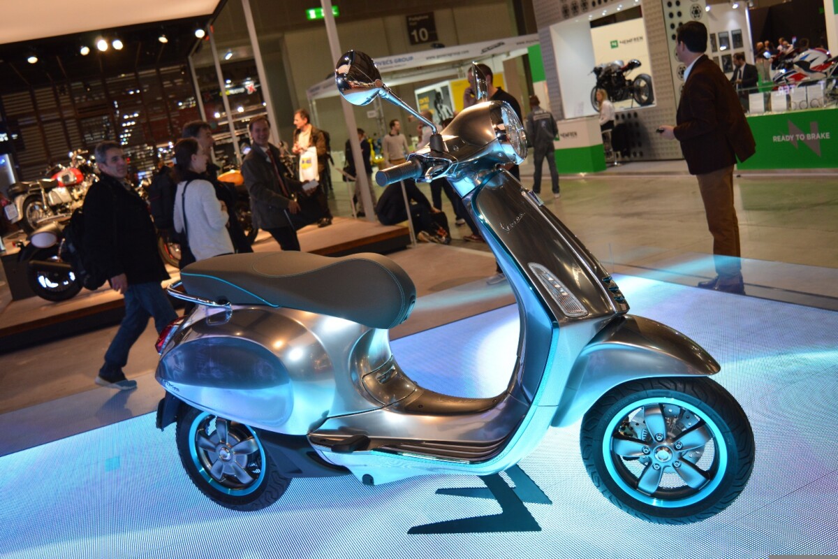 The Vespa Elettrica electric scooter will go into production in the second half of 2017