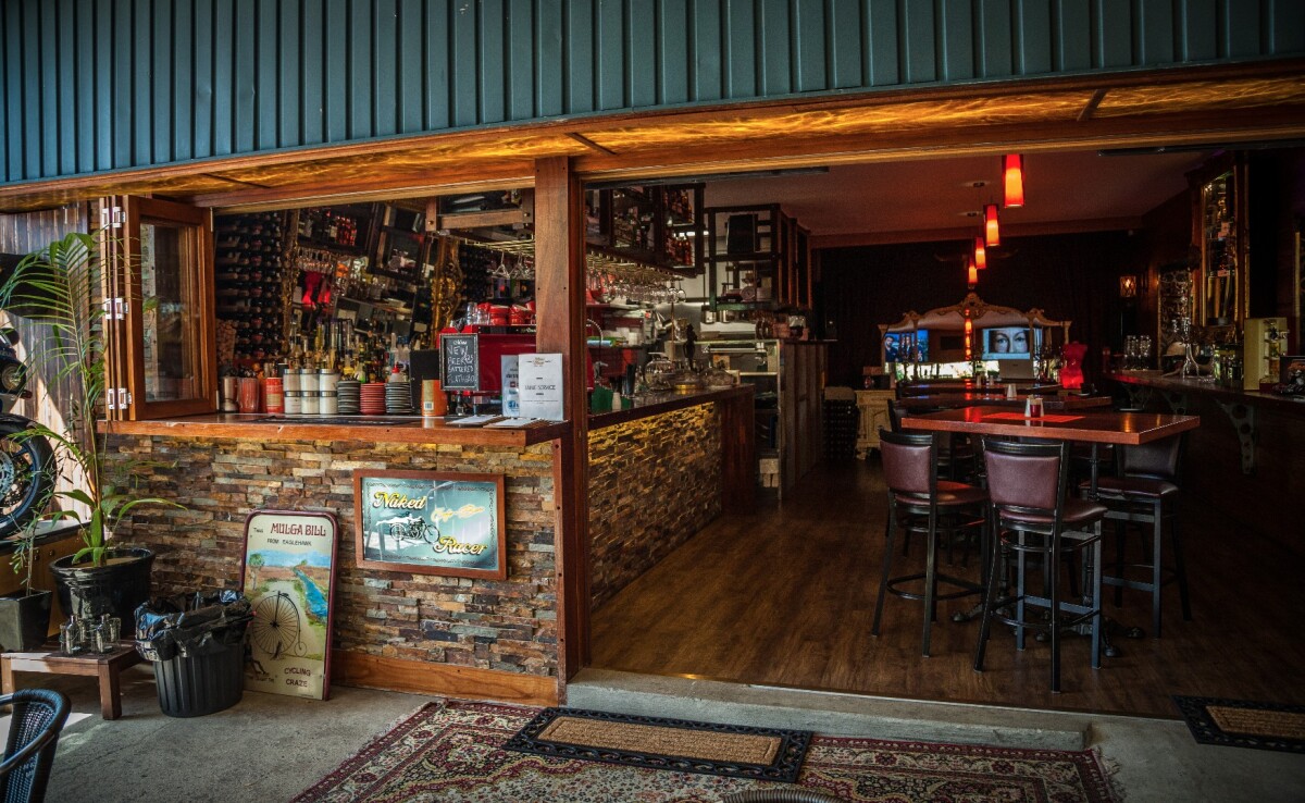 Antique Motorcycles: bar and restaurant
