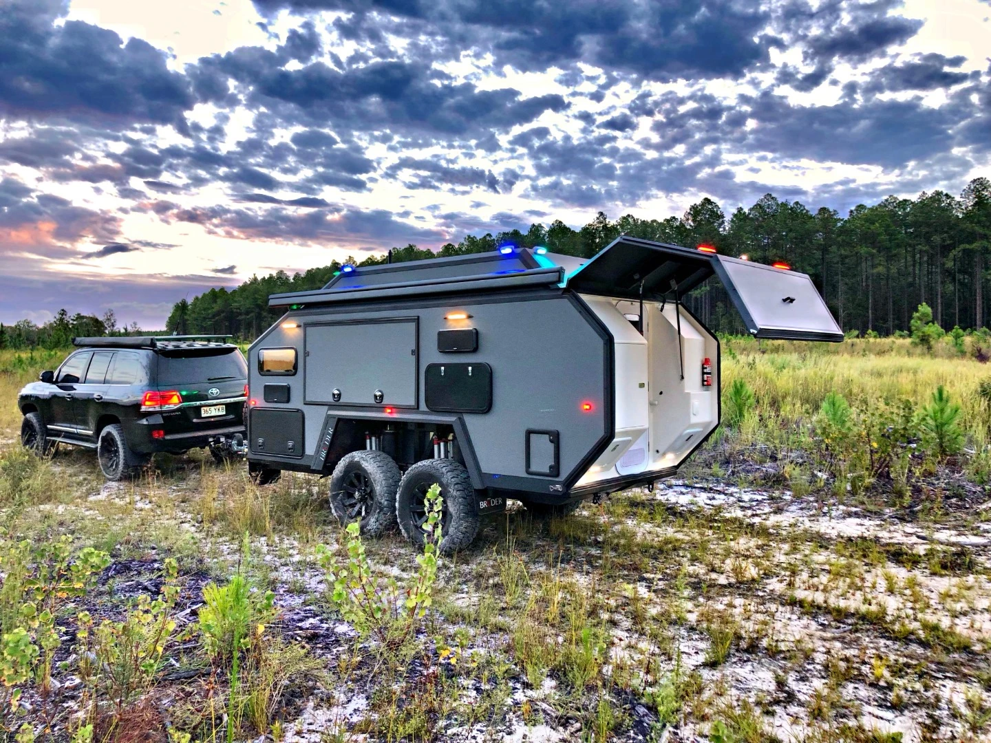 The EXP-6 GT has the same style of rear entry hatch as the pop-up EXP-6