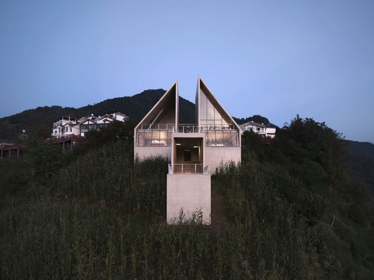 Merging architecture and Landscape: The Nujiang Grand Canyon Bookstore