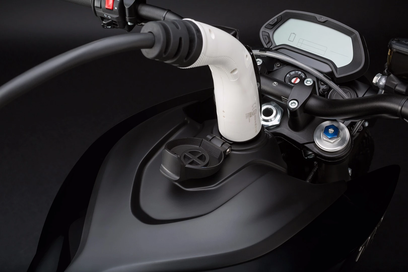 Zero's 2016 S, SR, DS and DSR all benefit from a new Charge Tank accessory. The Charge Tank costs US$1988, and uses J1772 standard chargers to charge at three times the speed of a standard Zero bike.