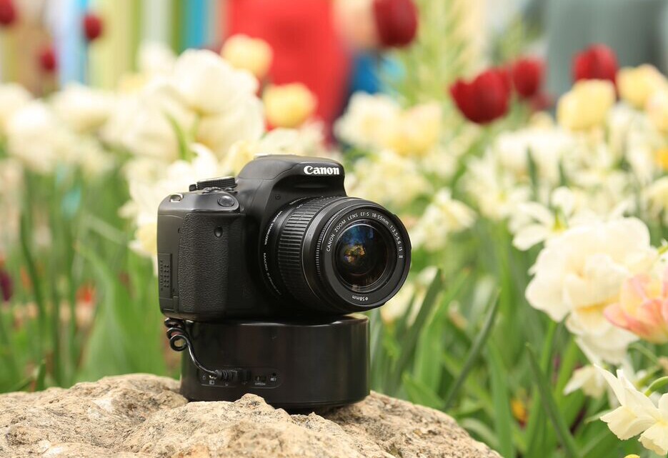 The Radian 2 time-lapse motion-controller can be used with cameras from smartphones to full frame DSLRs