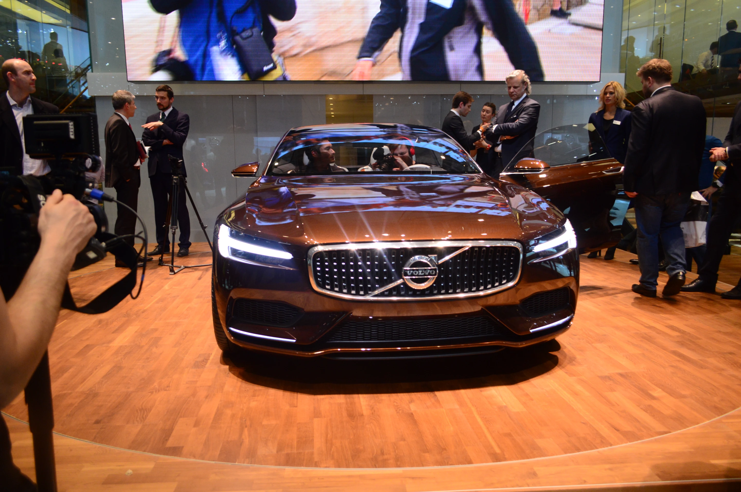 Volvo's Concept Estate, spied by Gizmag at the Geneva Auto Show
