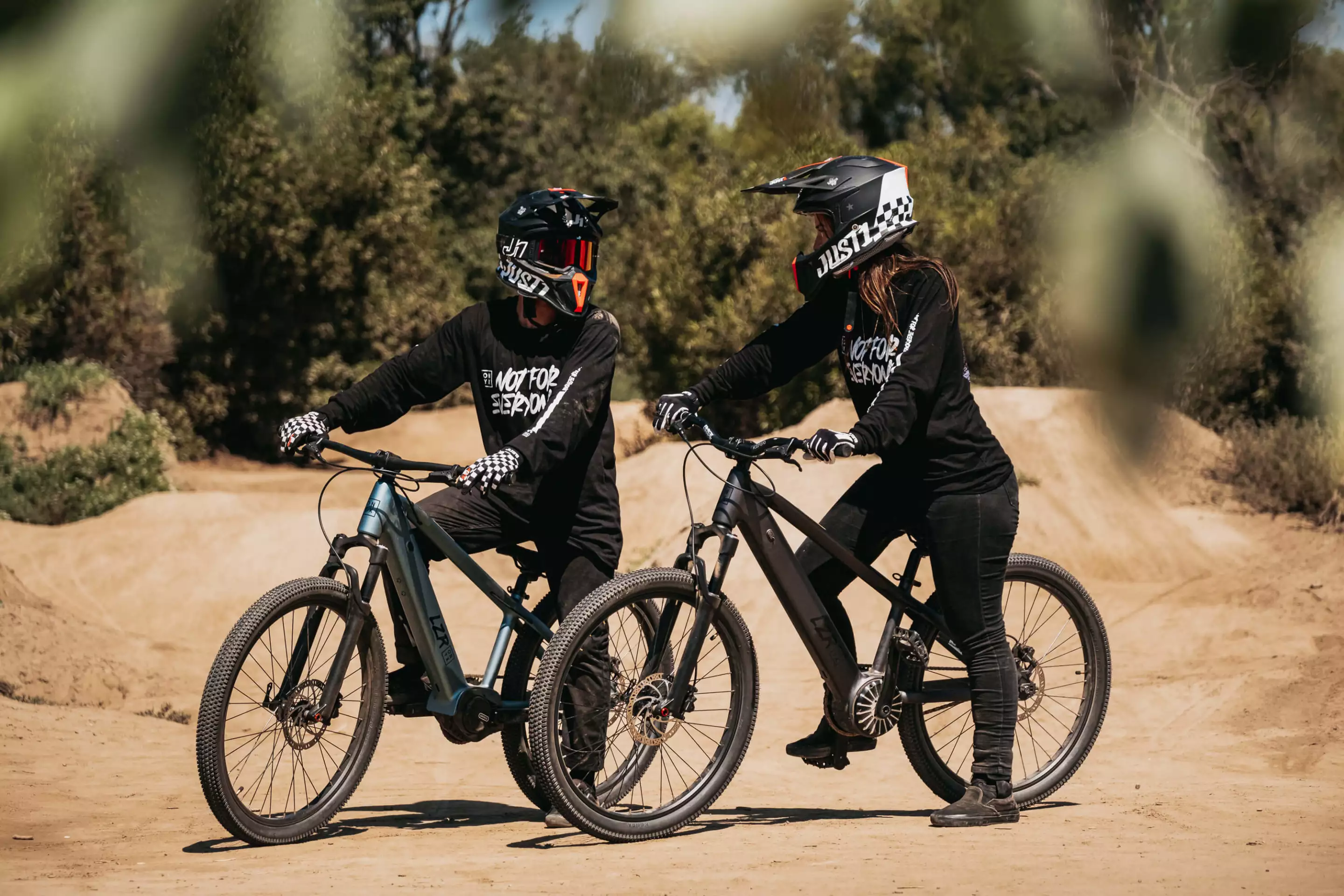 The LZR sports a proprietary 500-W mid-mount motor while the LZR Pro comes packing a 900-W Bafang