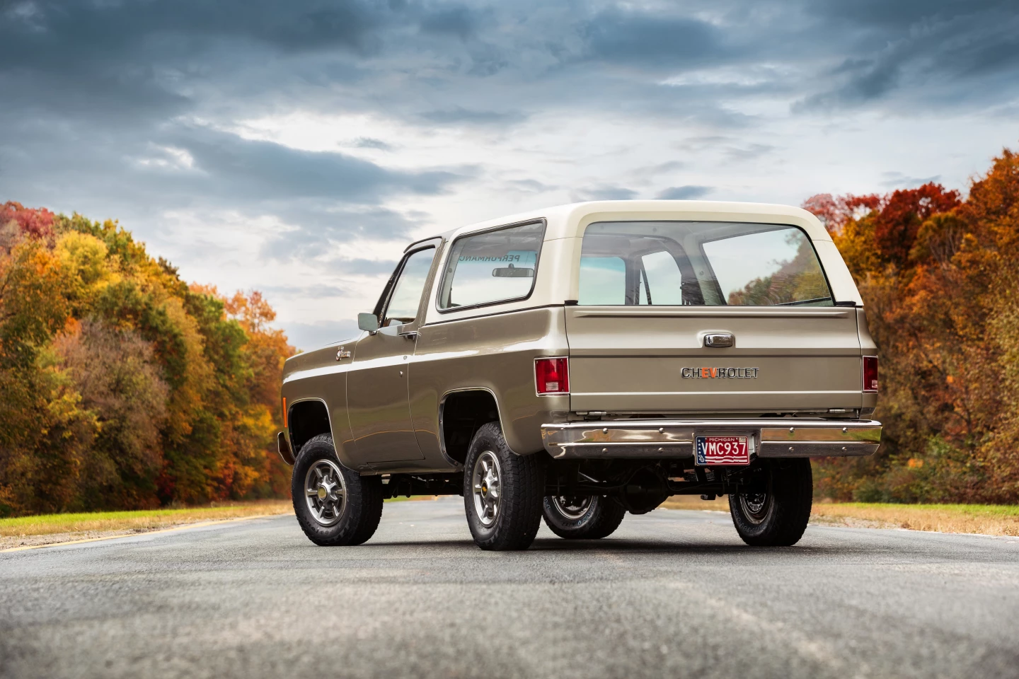 The new K5 Blazer-E keeps as much of the original Blazer as possible, including the driveshaft, transfer case and axles