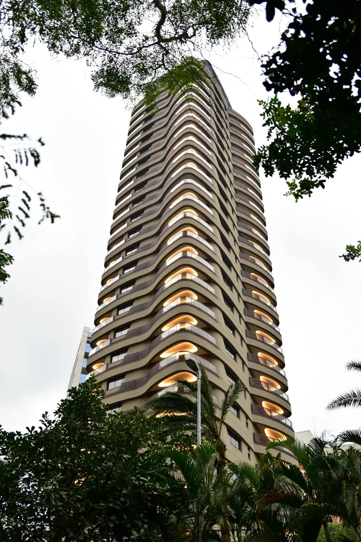 The Cyrela tower was inaugurated by Paolo Pininfarina, manager of Pininfarina, on Monday