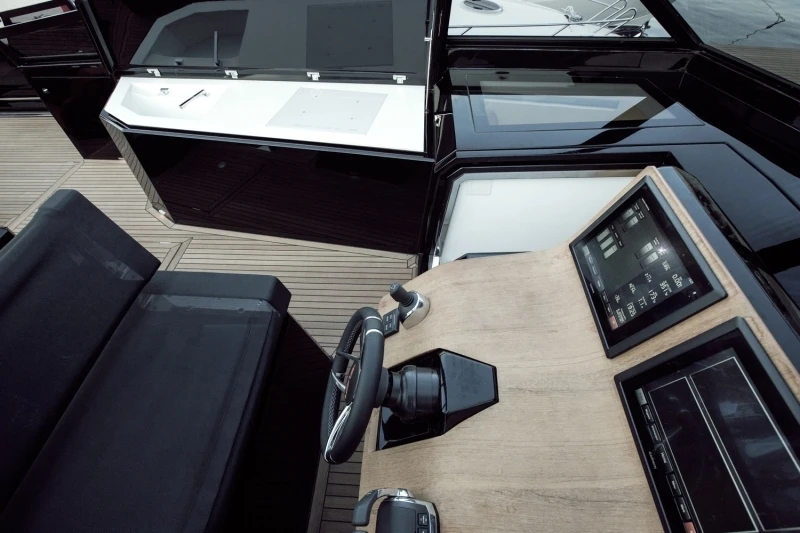 On board the Evo 43