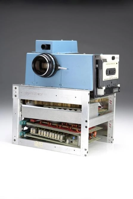 Another angle of the world's first digital camera