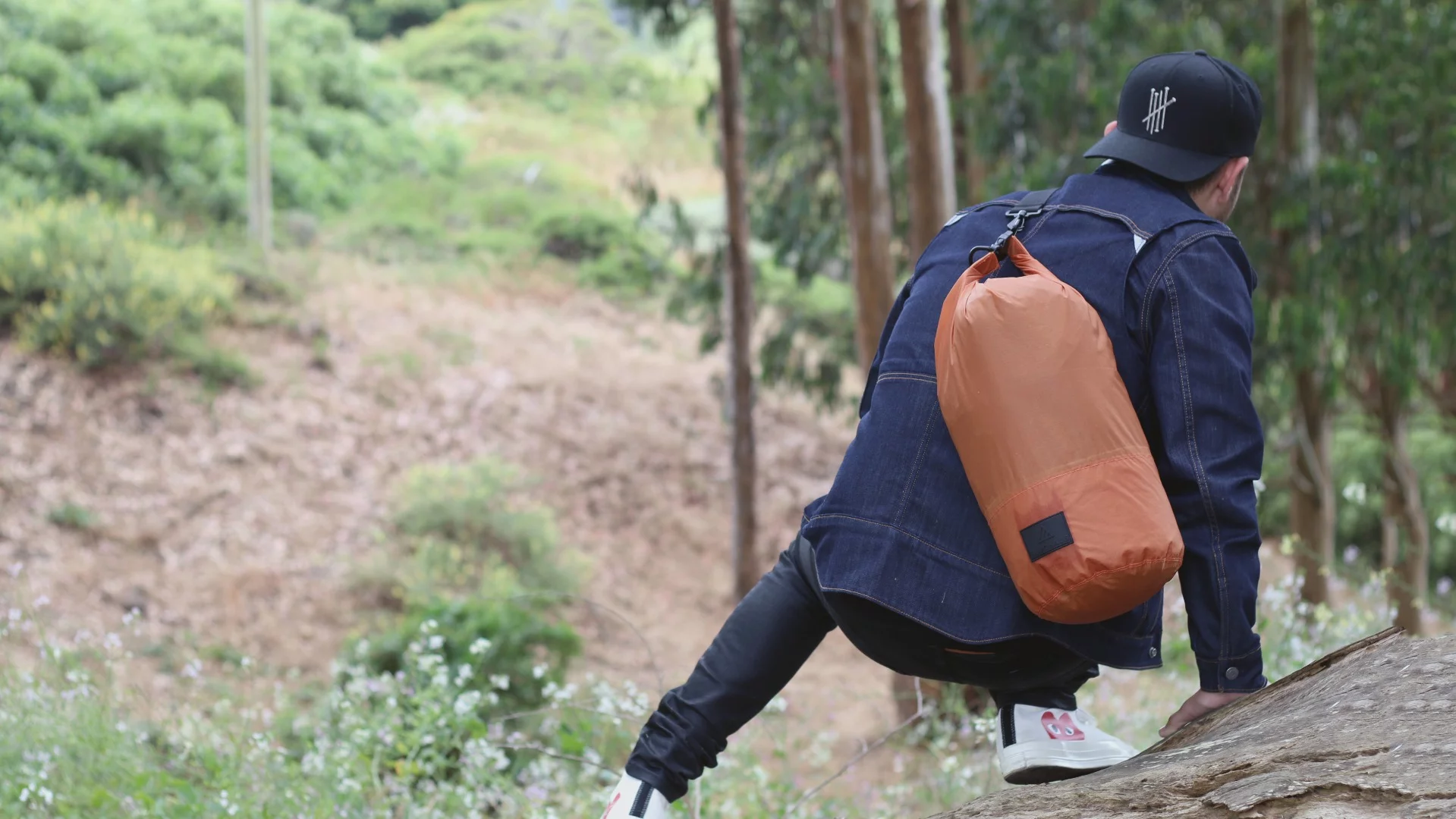 The Wolverine Pack itself is a nicely designed, versatile carry bag that boasts a 20 L (5.3 gal) capacity