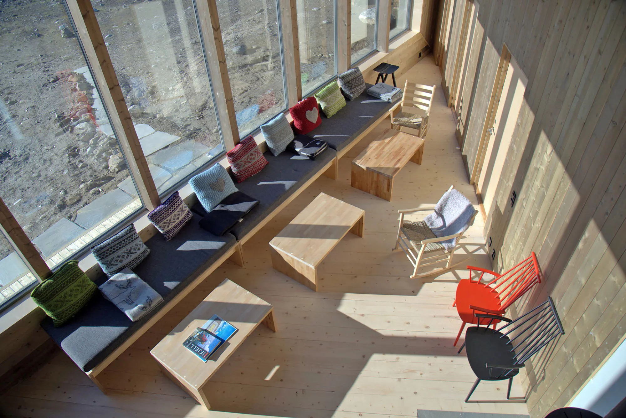 The windows are calibrated to withstand high-altitude pressure forces (Photo: Svein Arne Brygfjeld)