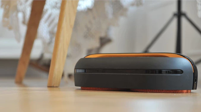 A set of multi-directional sensors are said to keep the Everybot RS700 from colliding with furniture and walls