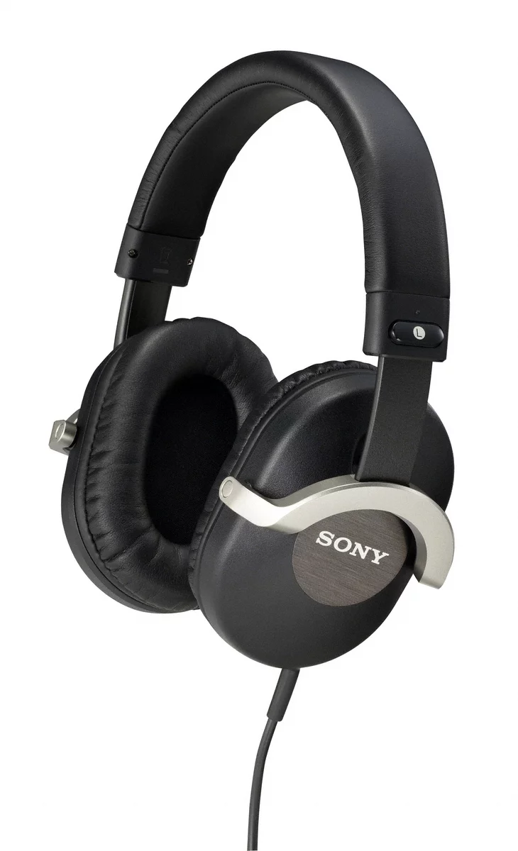The MDR-ZX700 headphones