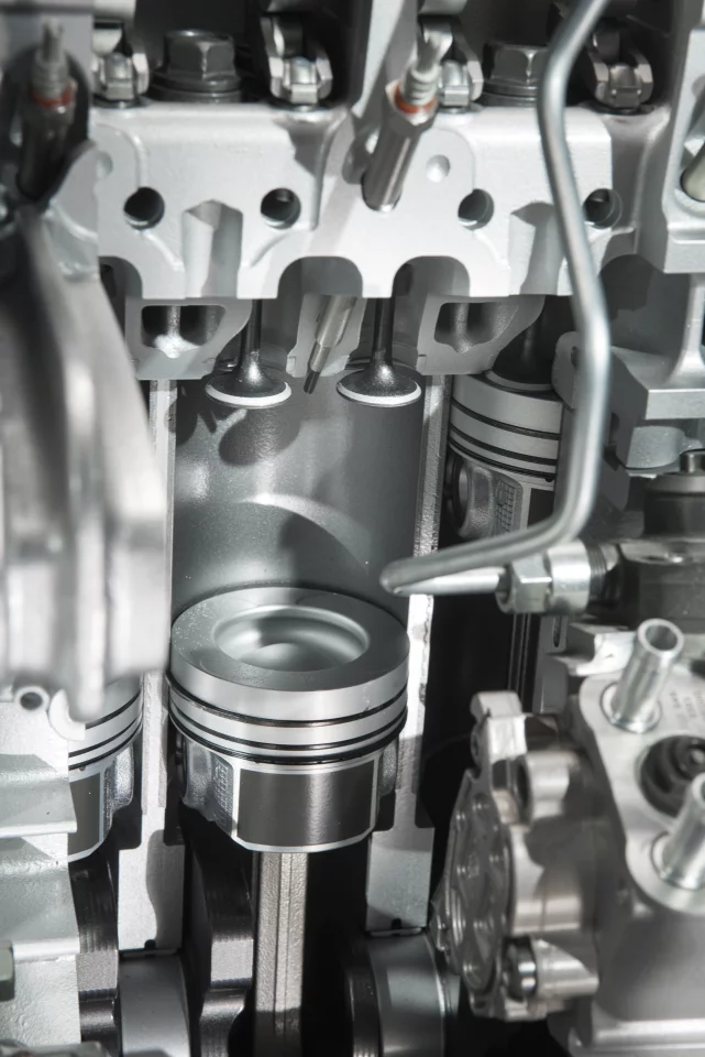 The 1.6-liter i-DTEC engine showing a piston