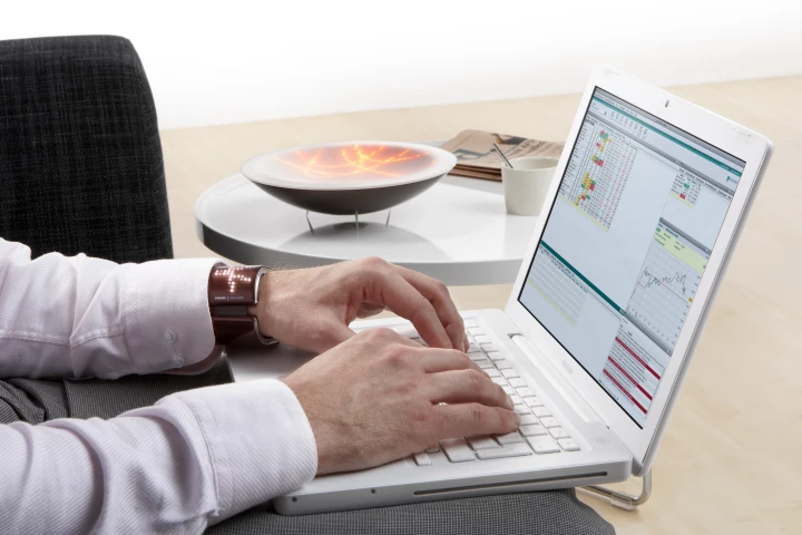 The Rationalizer from Philips/ABN AMRO can detect stress levels and is designed to prevent day-traders making rash decisions