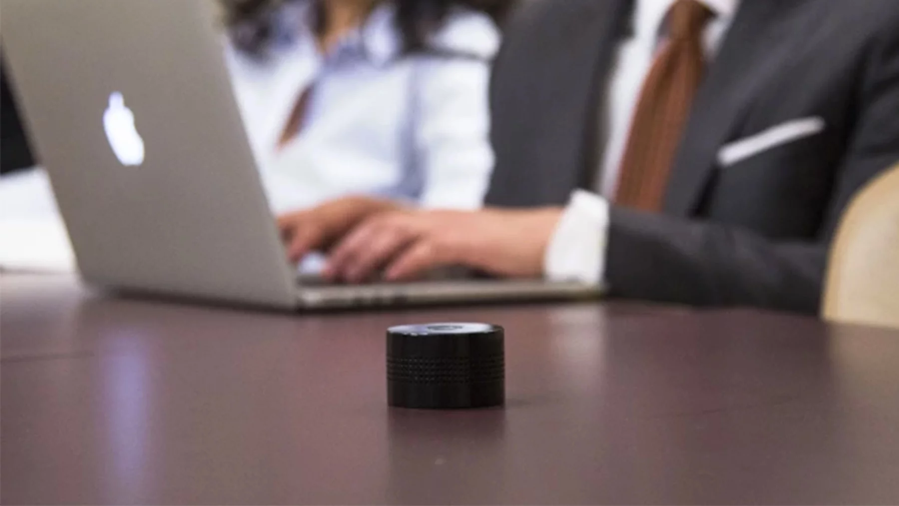 The Titan Note, currently on Indiegogo, is said to combine recording, transcription and summarization features all in one device