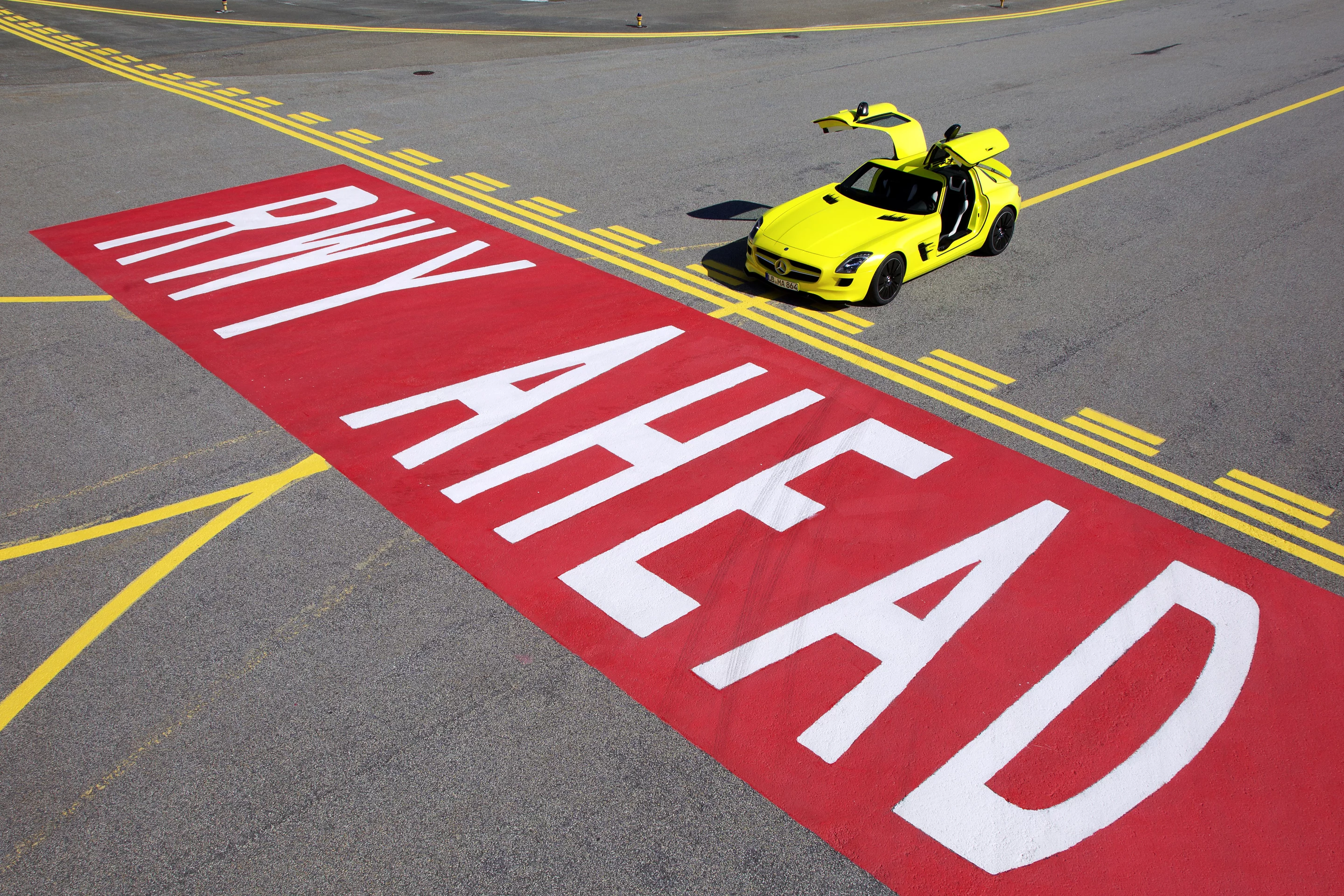 Mercedes-Benz SLS AMG E-CELL