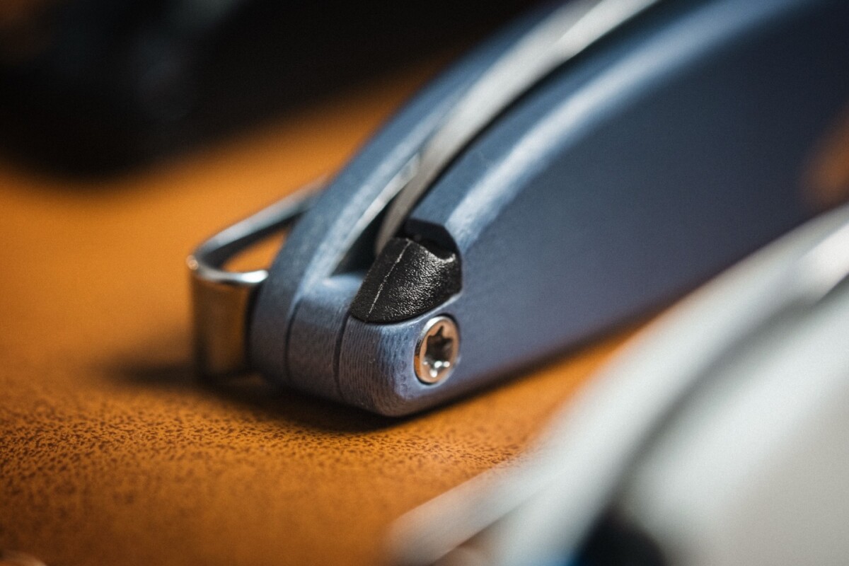 Ultra-sleek double-flipper knife smuggles secret EDC tool in handle