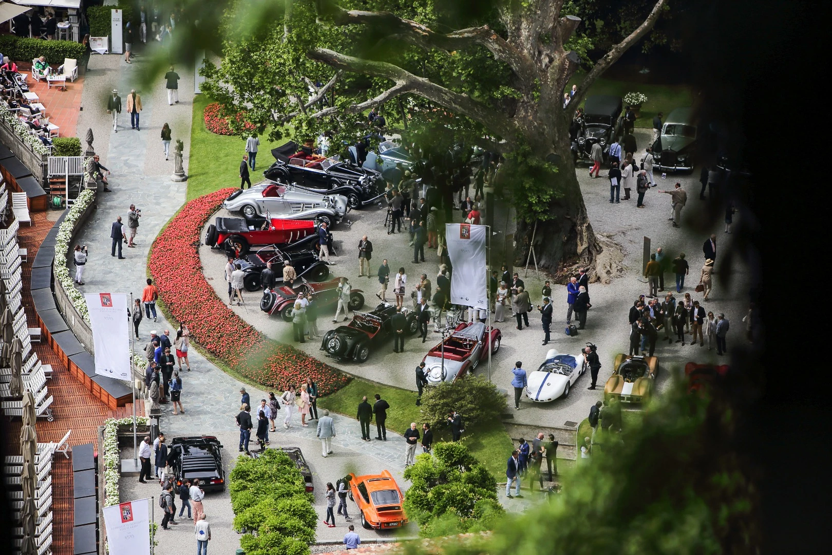 A carnival atmosphere on the grounds of the Villa d'Este