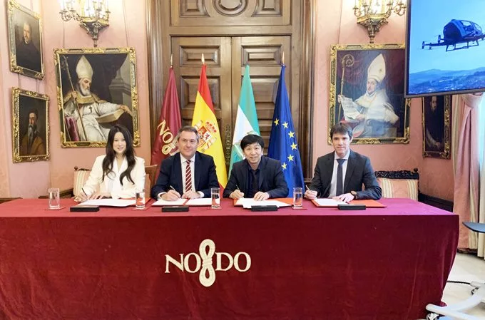 The Mayor of Seville and EHang's CEO sign an agreement to develop an Urban Air Mobility pilot platform