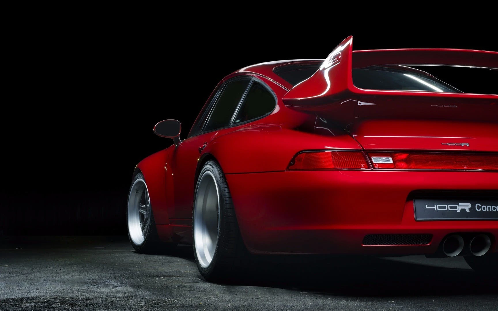 With 400 hp on tap, the 400R should be seriously quick
