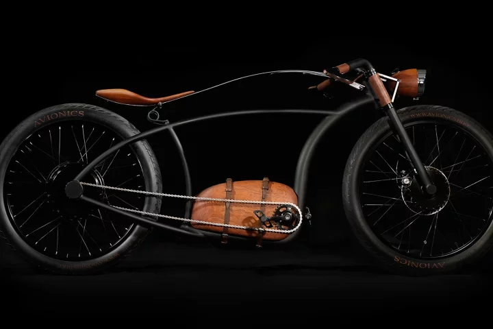 Avionics V1 is 5 kW of crazy electric action with a retro-futuristic style