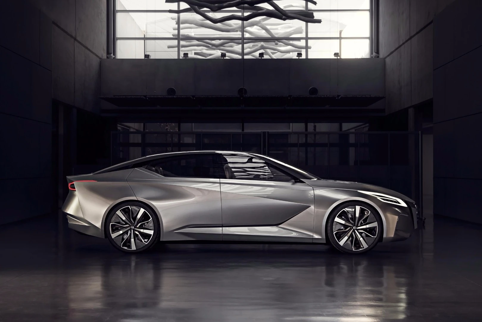 The implied weightiness of the car is made possible by the thin-pillared, “floating roof” design that takes the current-generation Maxima’s look and carries it into a new realm