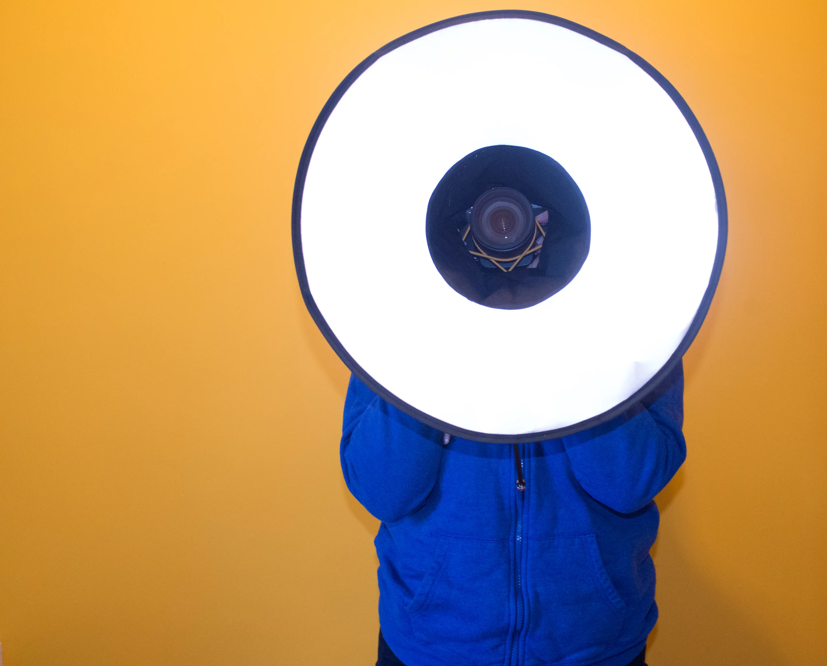 The RoundFlash Ring in use (Photo: Simon Crisp/Gizmag.com)