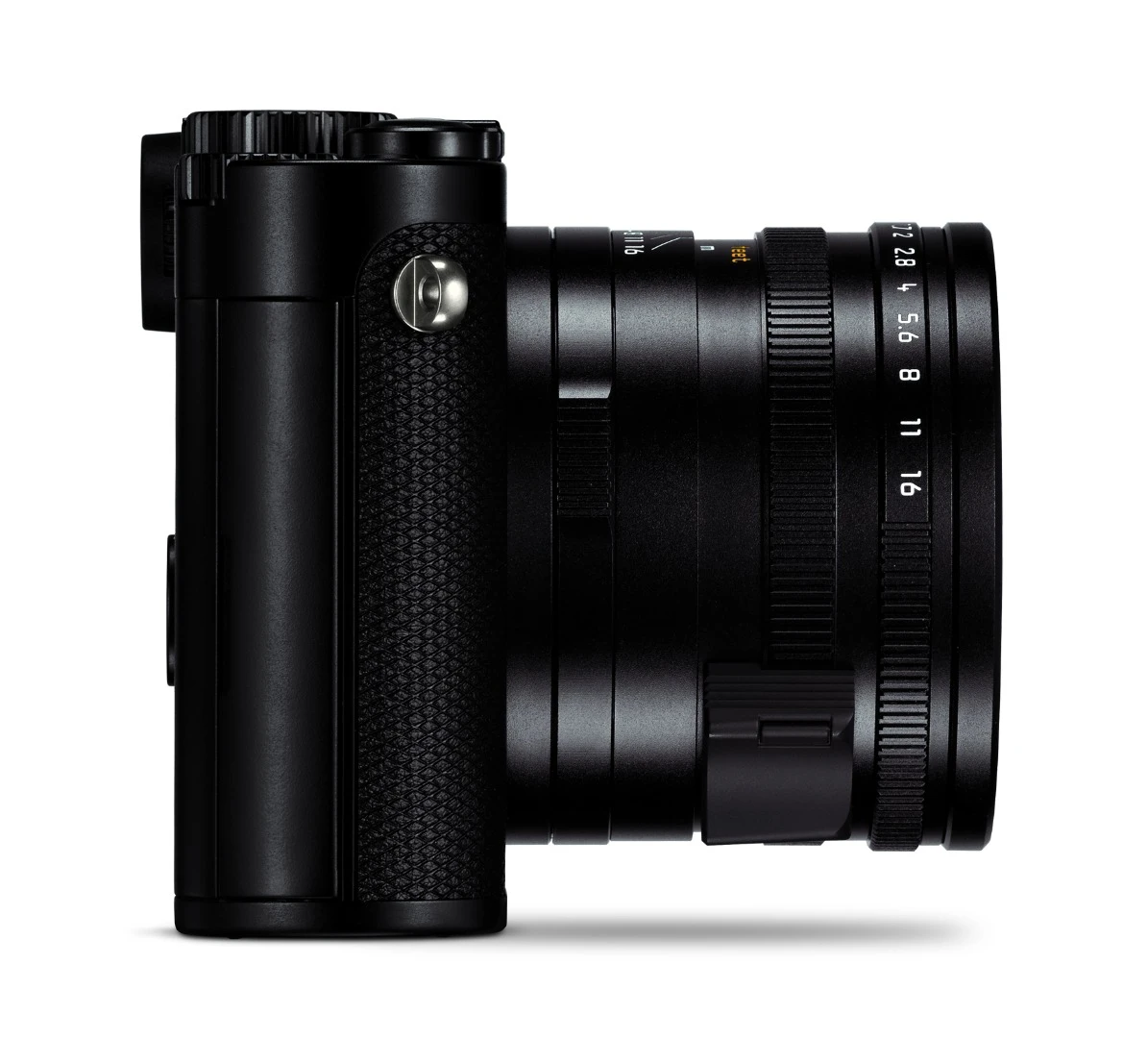 Leica Q: impressively small for a full frame camera