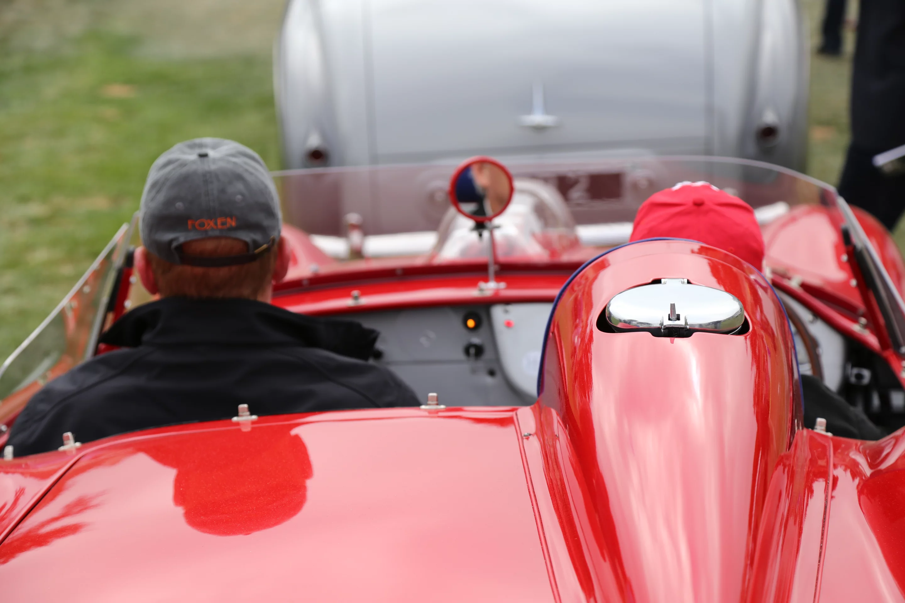 All makes and models wait their turn during the closing rush hour exodus (Photo: Angus MacKenzie/Gizmag.com)