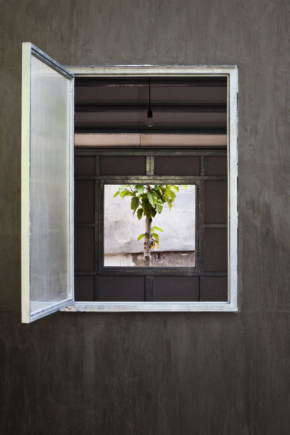 Whereas the previous S House was built from a pre-cast concrete frame bolted together with steel fixings, this newest version is made mostly from lightweight steel (Photo: Hiroyuki Oki)