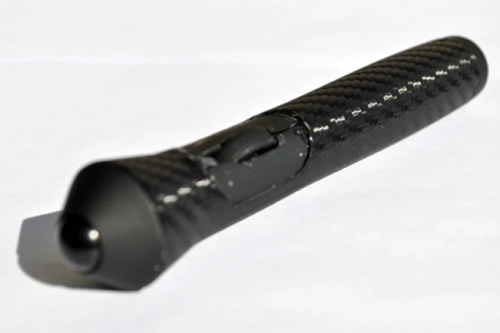 gStick mouse resembles a large pen, and can be held in exactly the same way as the writing tool