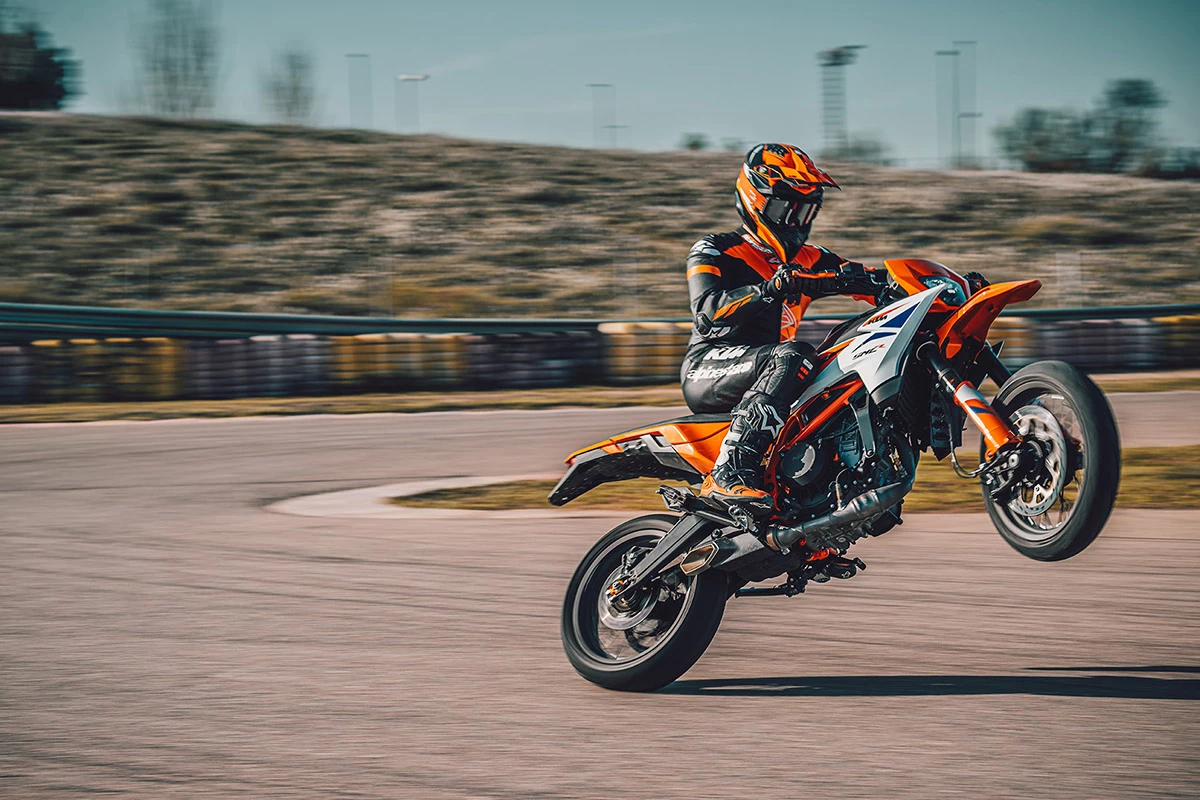 The 390 SMC R's riding triangle will have you sat fairly upright