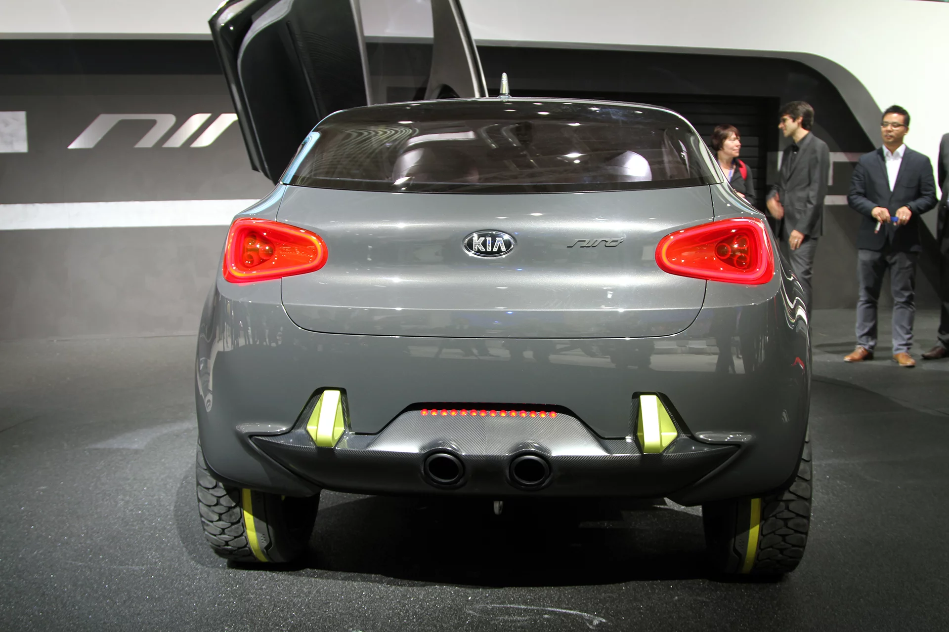 Niro's rear hatch allows only part of the light cluster to open up for improved cargo visibility (Photo: Gizmag.com)