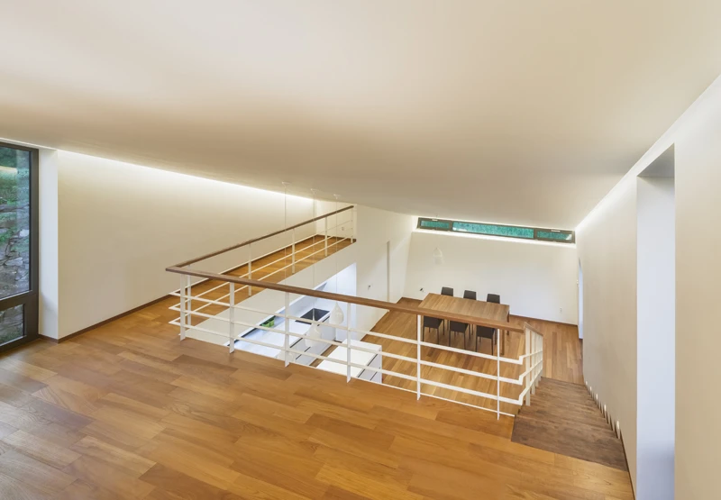 The interior comprises a total floorspace of 127 sq m (1,367 sq ft) (Photo: Kyungsub Shin)