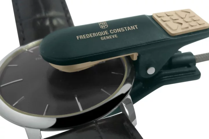 The Analytics Clip monitors the accuracy of a mechanical watch movement