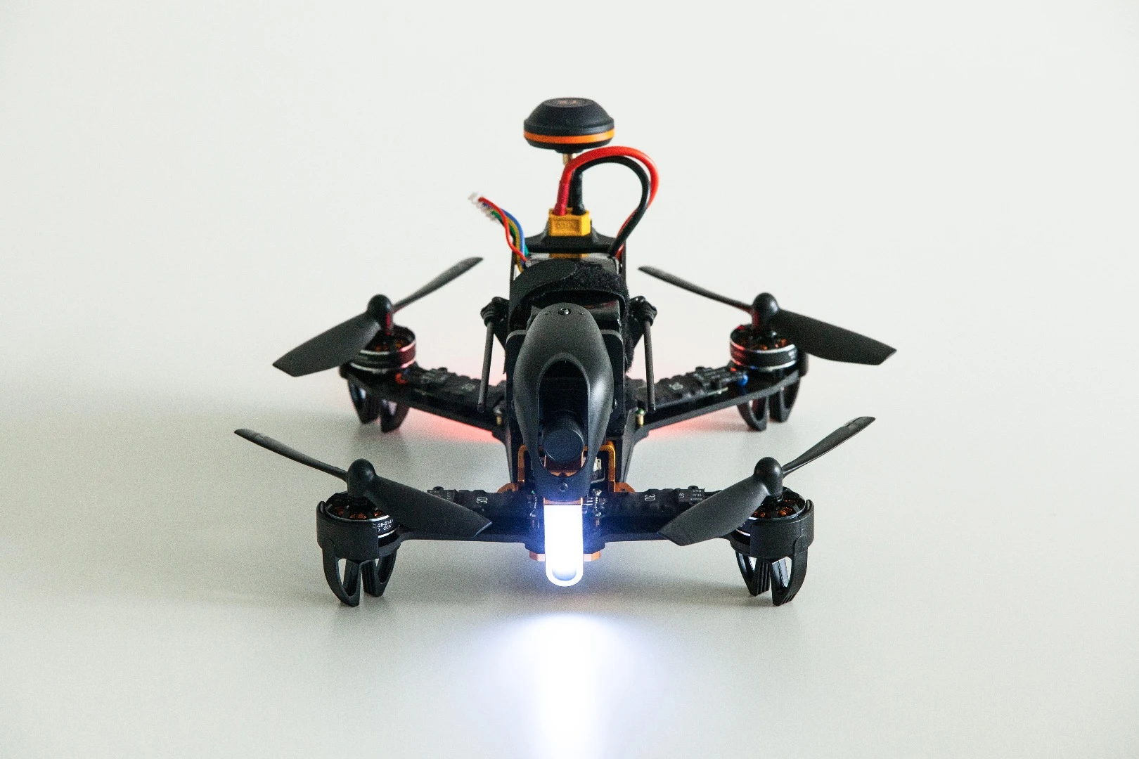Walkera F210 3D: camera offers night vision for the truly game