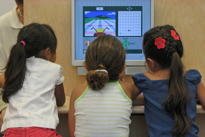 South Korea plans to digitize all textbooks which are in use by Korean schools by 2015 (Image: San Jose Library via Flickr)