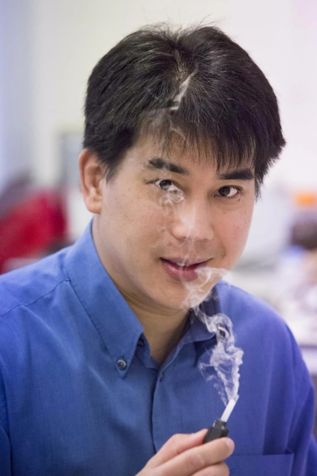 RMIT University professor Leslie Yeo with a prototype of the Respite nebulizer