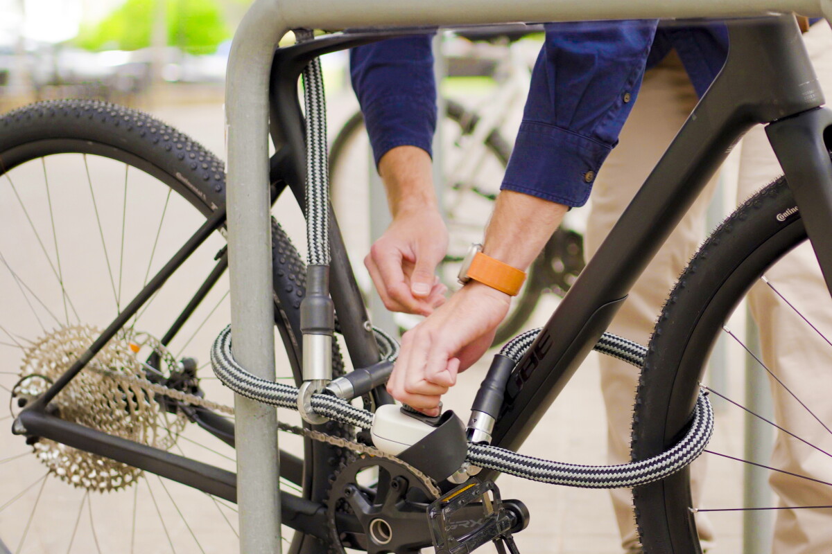 Twisted, loopy lock secures your whole bike ... 2 wheels and all