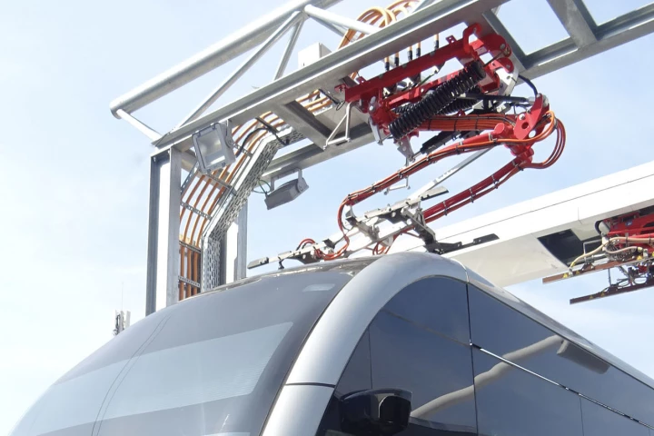 Irizar's inverted pantograph charging solution