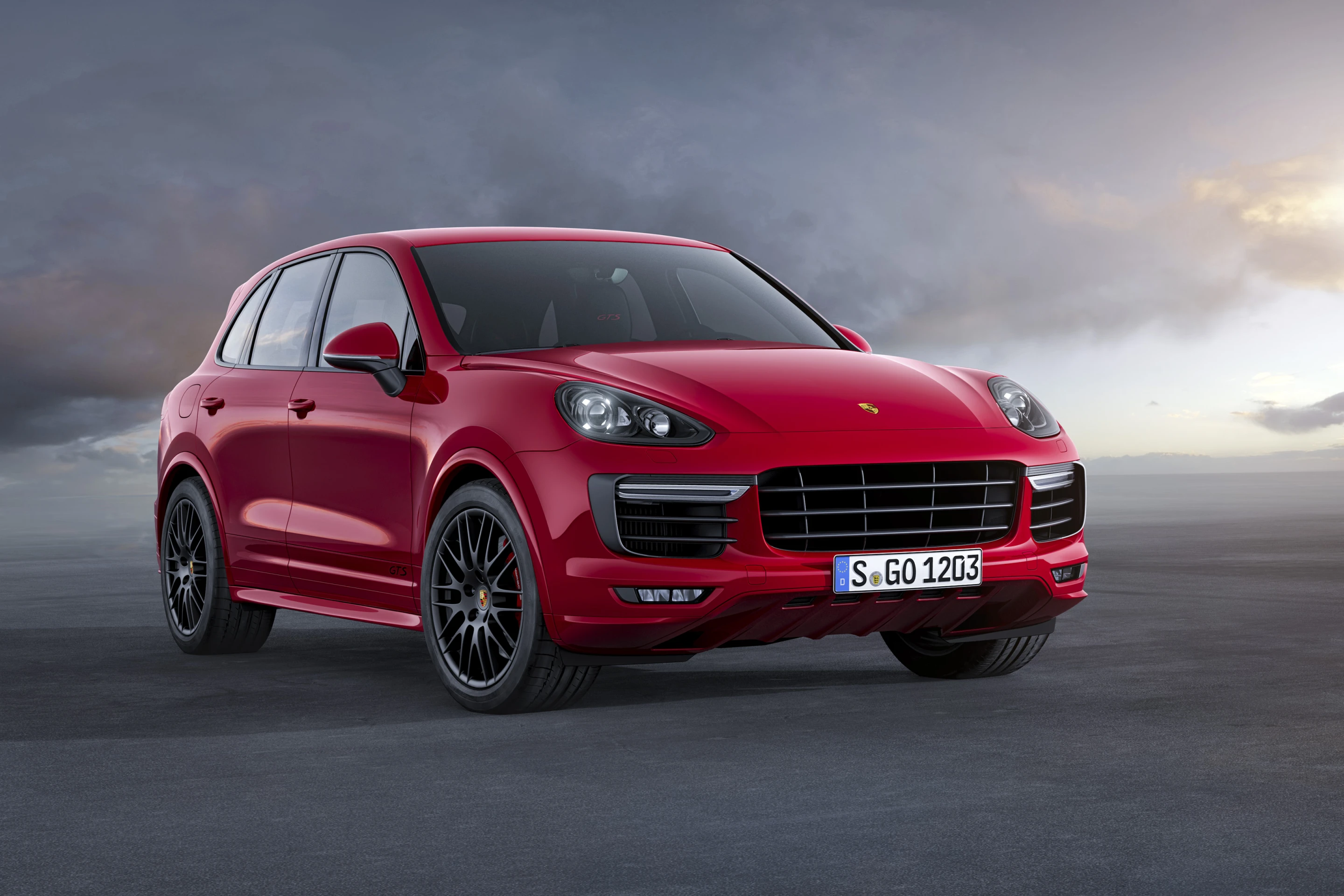 The GTS sits 20 mm lower than standard Cayenne