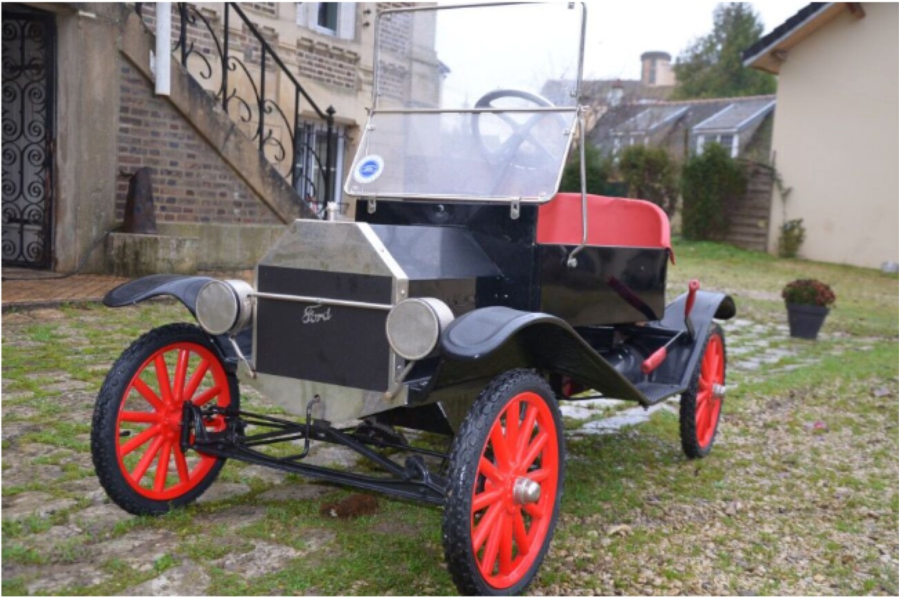 70 vintage pedal cars lead to record sale of automobilia collectibles