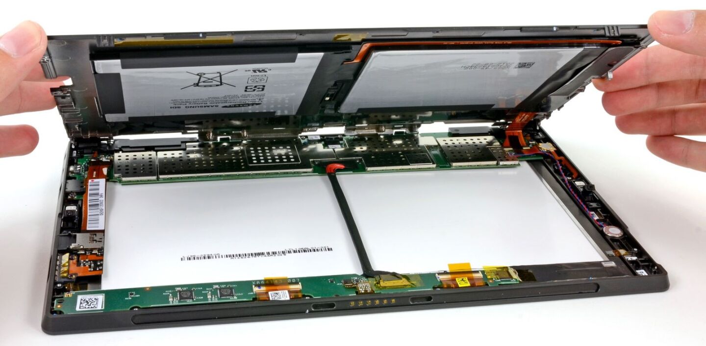 The Surface's overall fixability is closer to the near-impossible-to-open iPad than it is to the spudger-friendly Android tablets (Photo: iFixit)