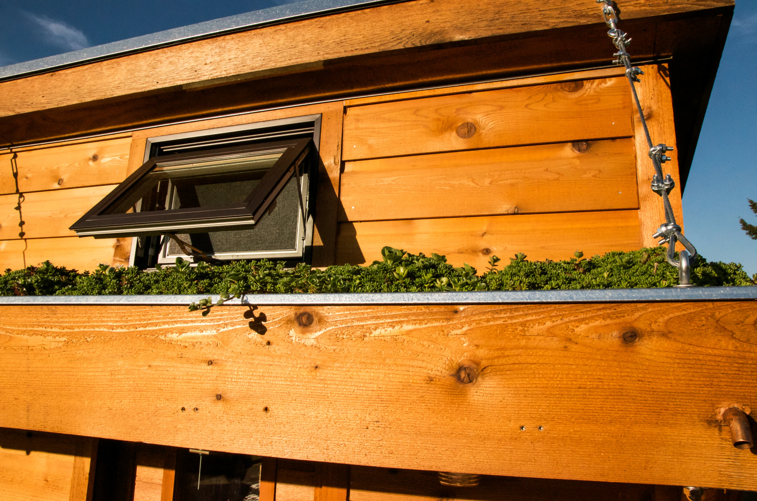 Salsa Box sports "Low-E" efficient windows, which are more reflective, but also offer more insulation (Photo: Shelter Wise)