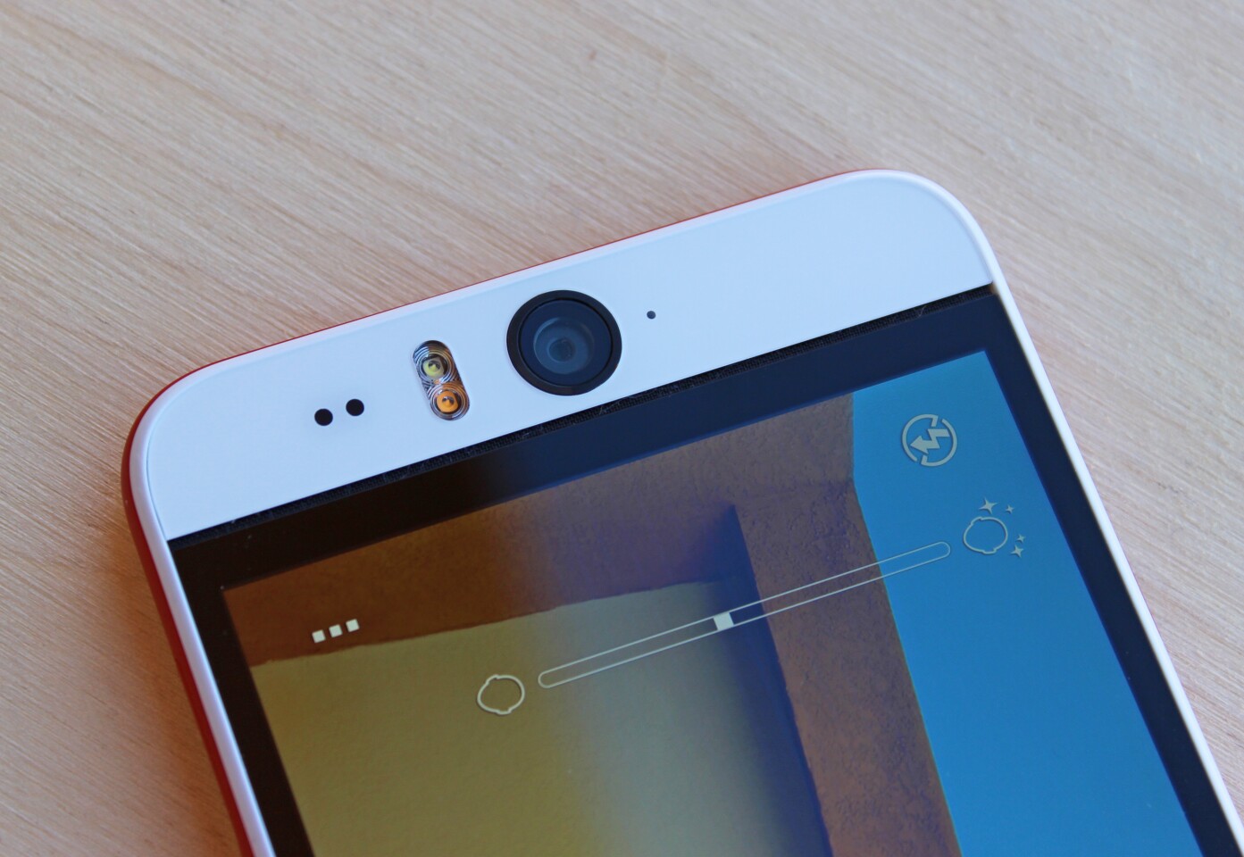 The HTC Desire Eye has a beastly 13 MP front-facing camera (Photo: Will Shanklin/Gizmag.com)