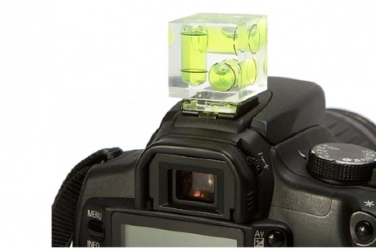 Camera cube level mounts on your camera's hot shoe